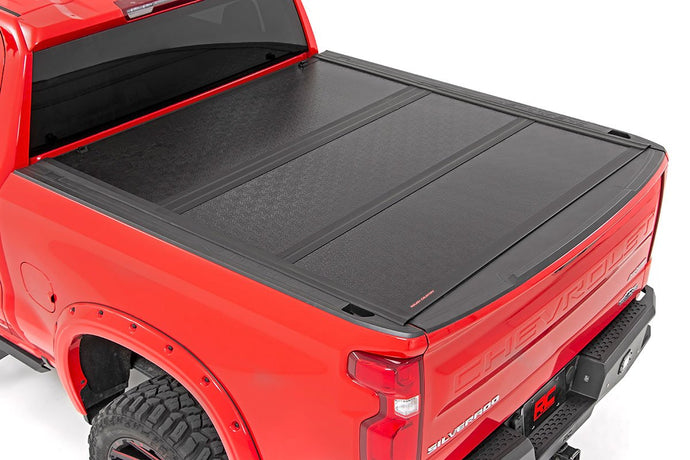 Hard Low Profile Bed Cover | 5.8 Ft Bed | Chevy/GMC 1500 (19-22)