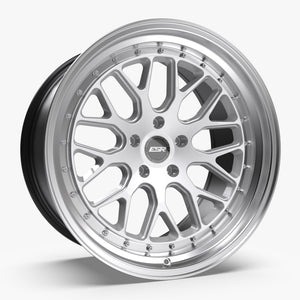 CS01 | Hyper Silver | 18x10.5 | 5x112 | +22mm