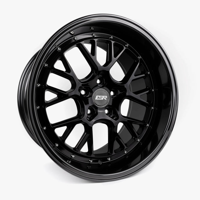 CS11 | Gloss Black | 18x10.5 | 5x115 | +22mm
