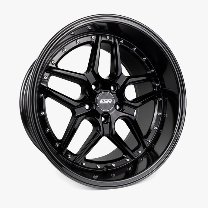 CS15 | Gloss Black | 18x10.5 | 5x120 | +22mm
