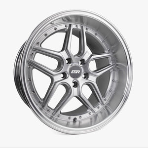 CS15 | Hyper Silver | 18x10.5 | 5x105 | +22mm