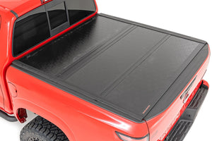 Hard Flush Tri-Fold Bed Cover | 5 Ft | Cargo Mgmt | Nissan Frontier (05-22)