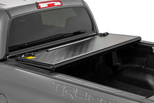 Hard Flush Tri Fold Bed Cover | 5.5 Ft Bed | Toyota Tundra (07-22)